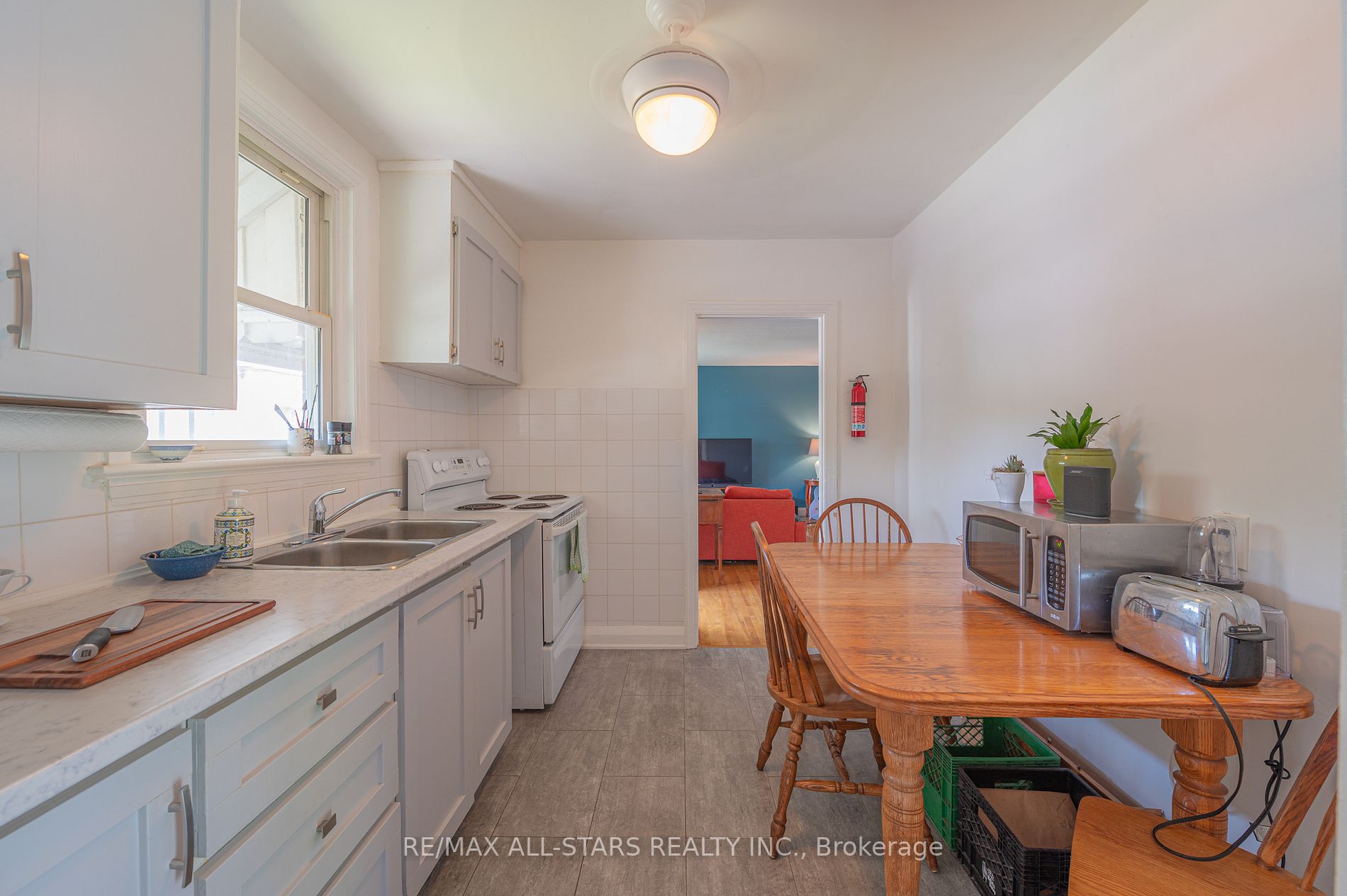 303 Caddy St