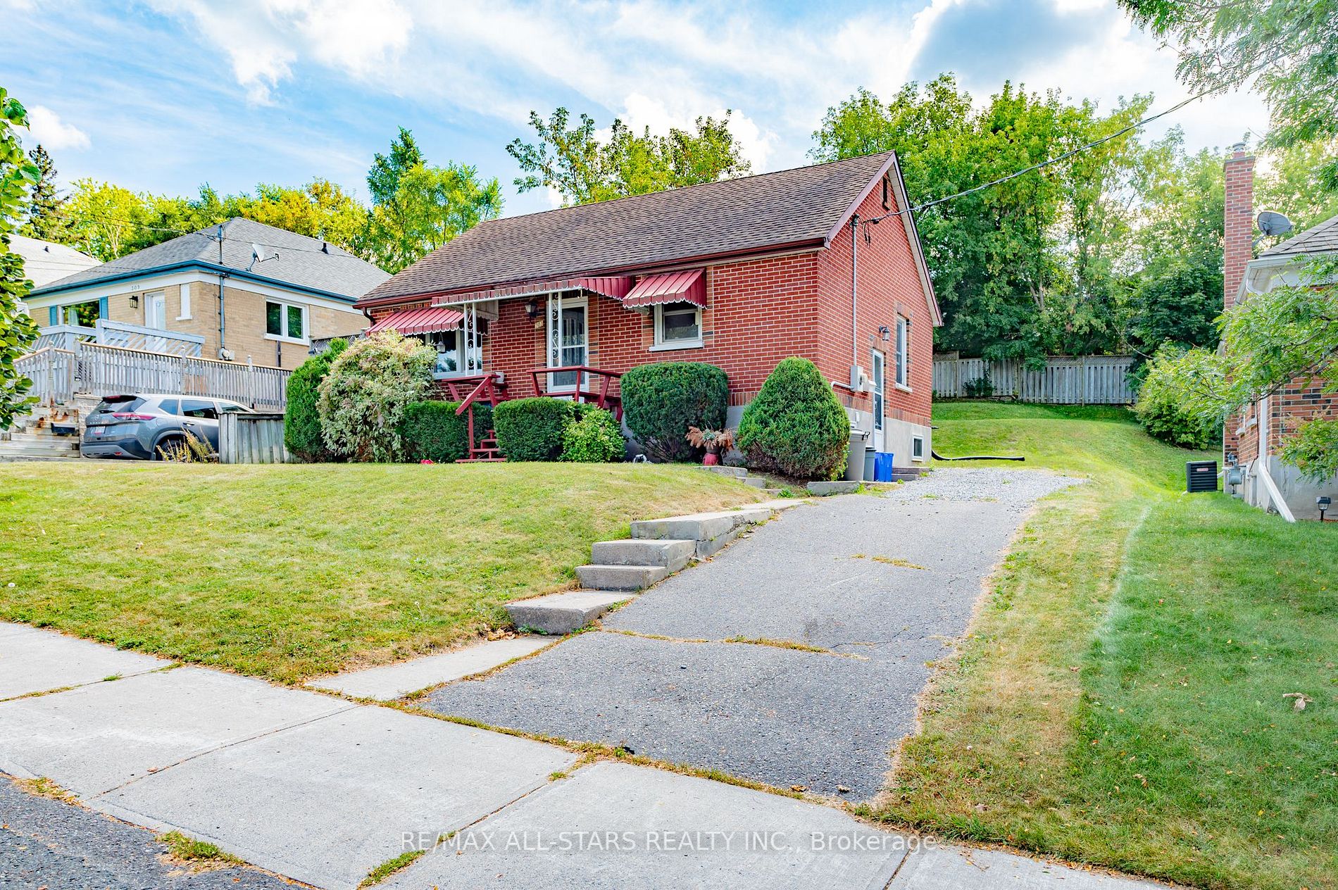 303 Caddy St