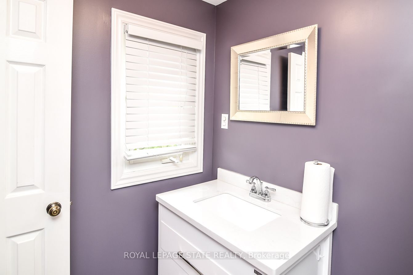 1 Royalwood Crt, #15