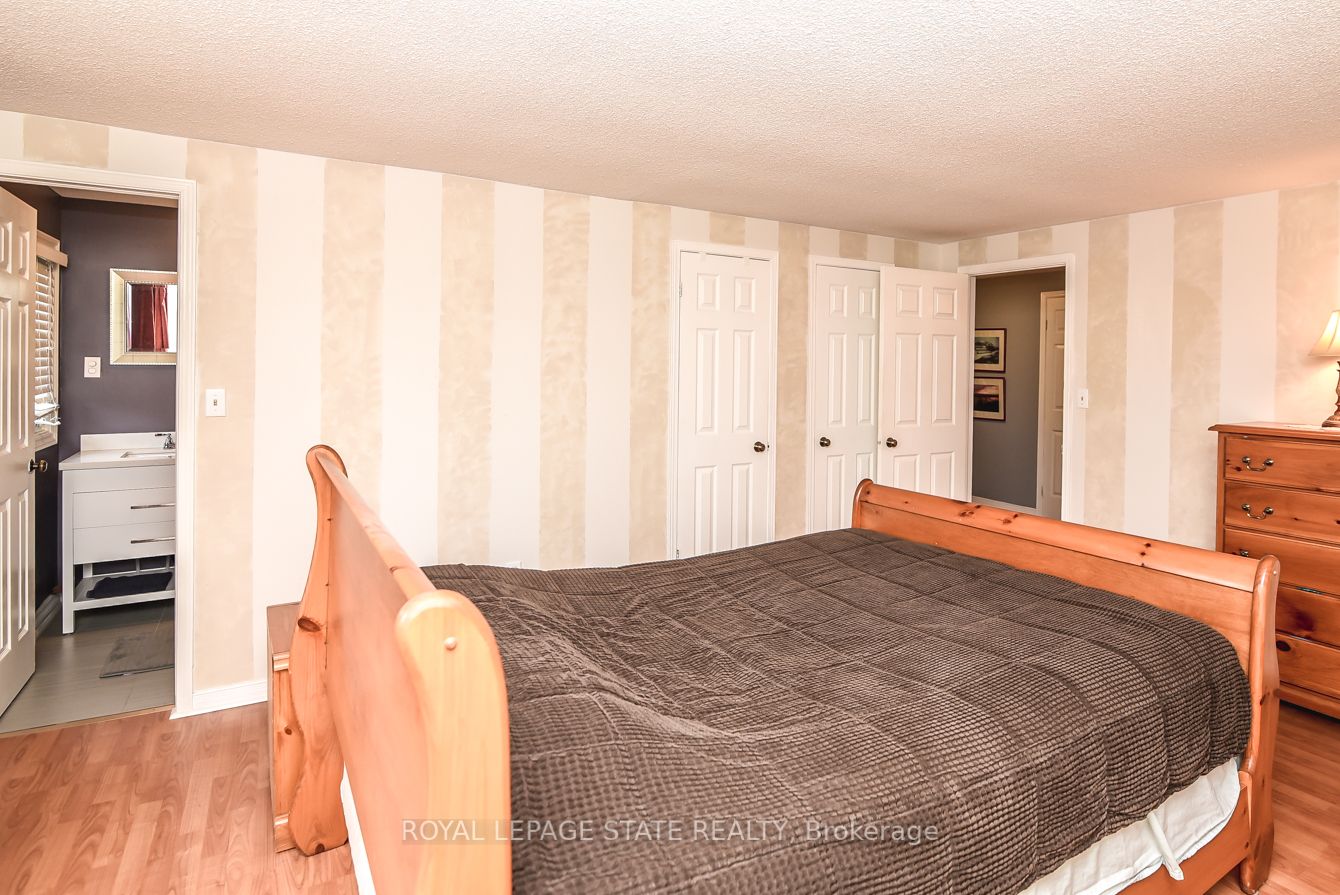 1 Royalwood Crt, #15