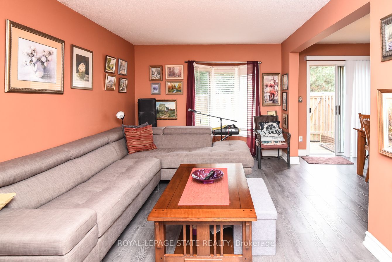 1 Royalwood Crt, #15
