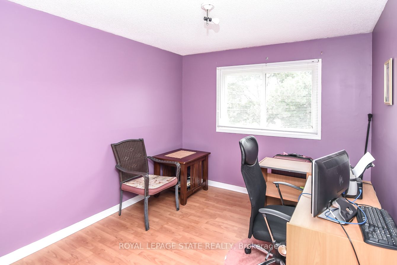 1 Royalwood Crt, #15
