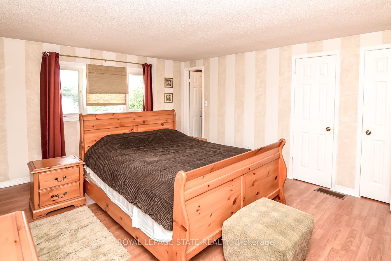 1 Royalwood Crt, #15