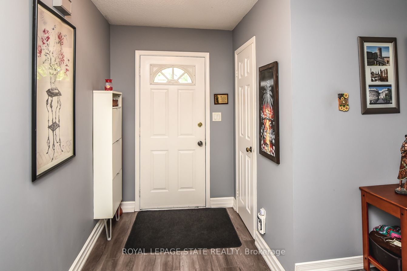 1 Royalwood Crt, #15