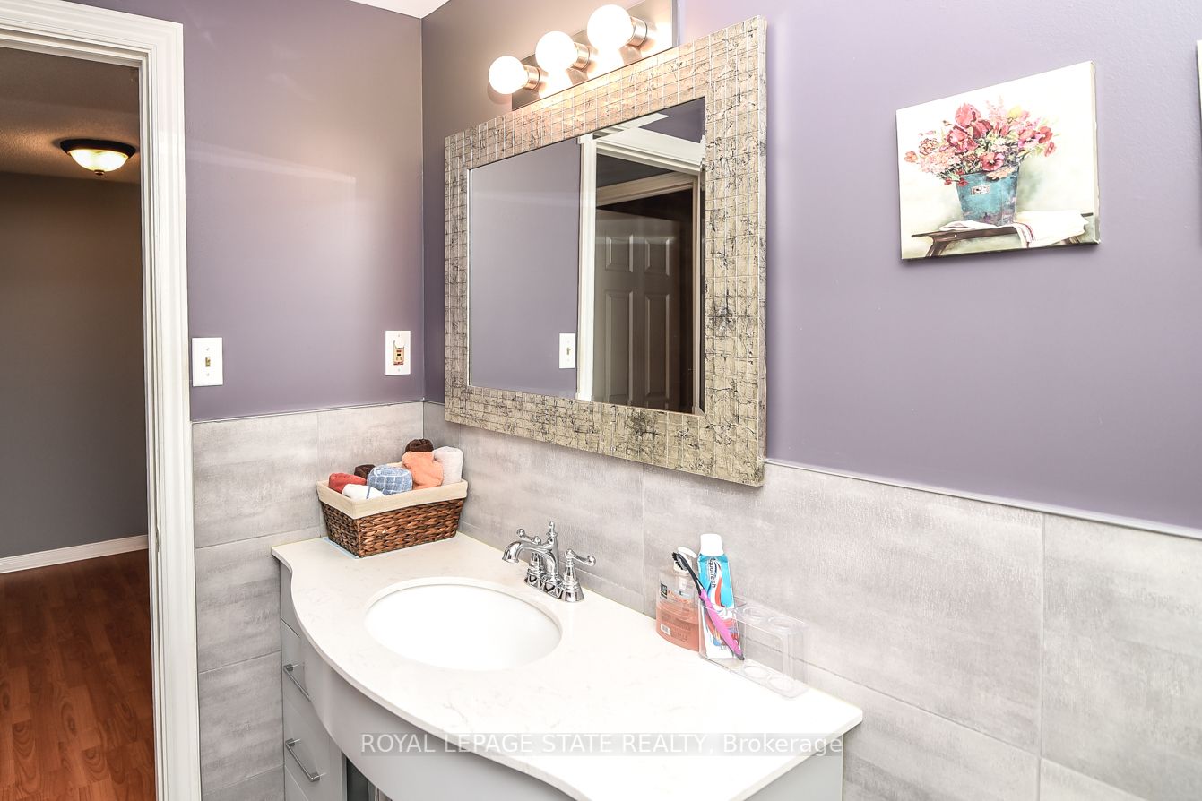 1 Royalwood Crt, #15