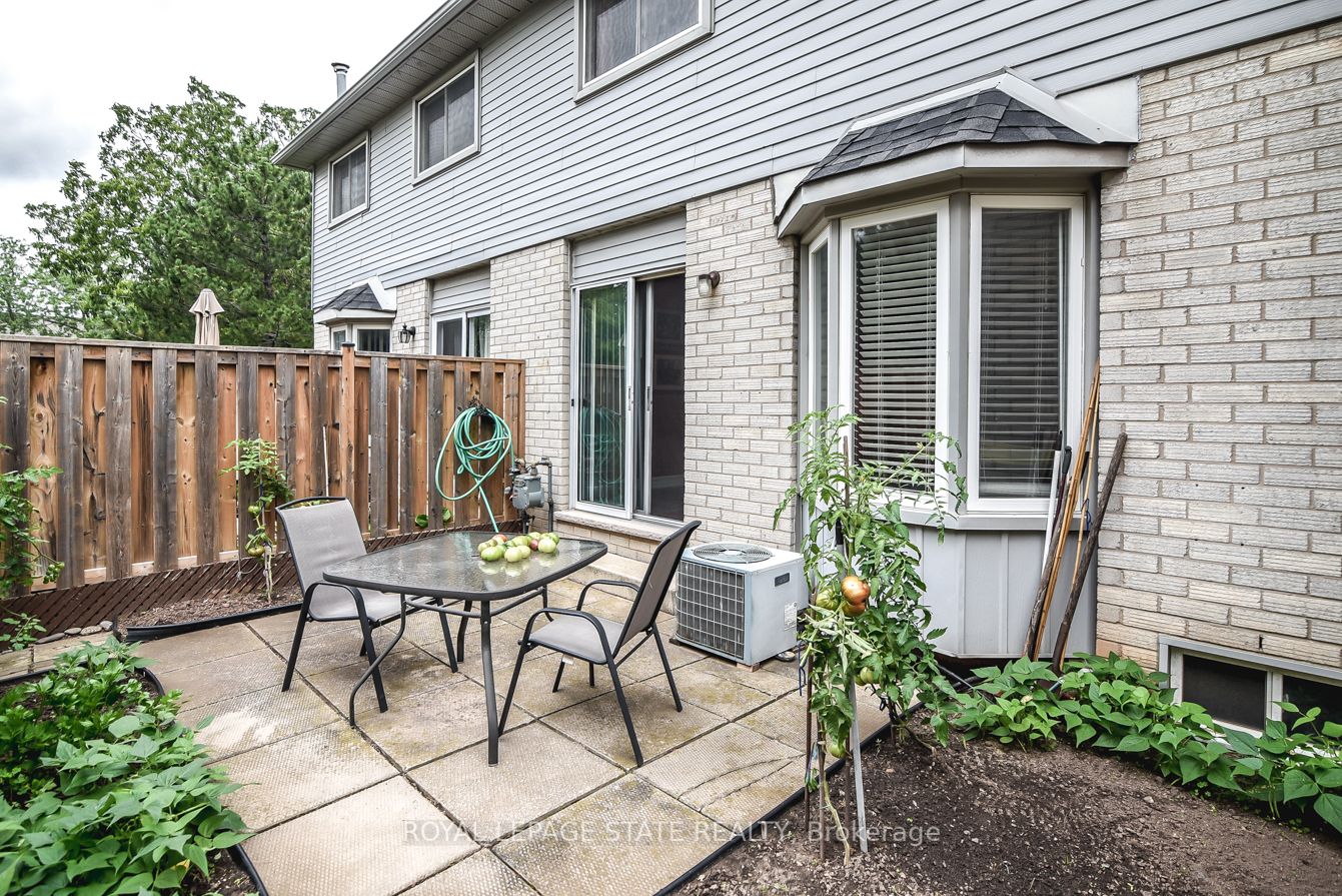 1 Royalwood Crt, #15