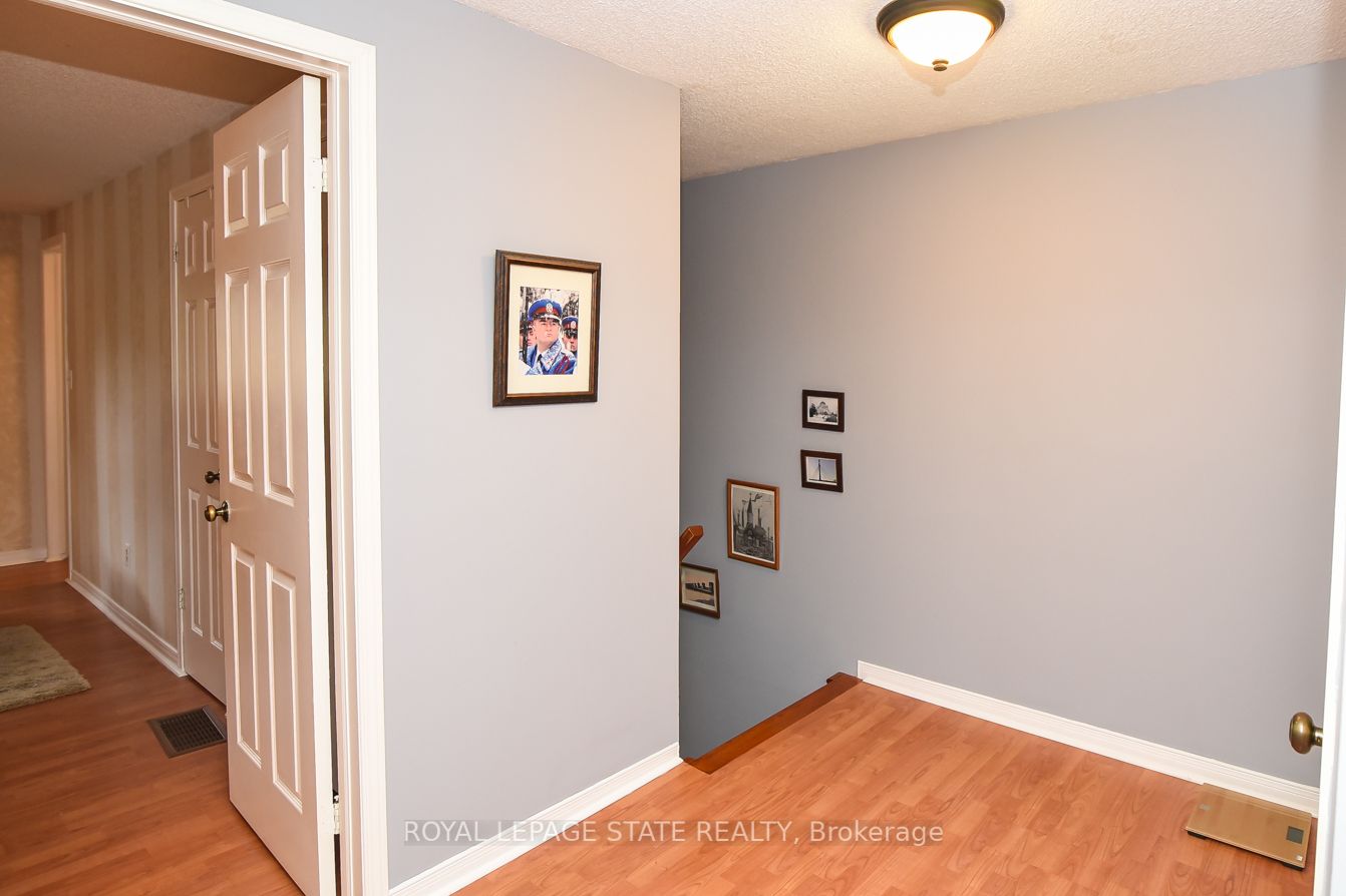 1 Royalwood Crt, #15