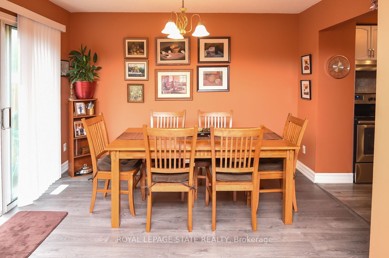 1 Royalwood Crt, #15