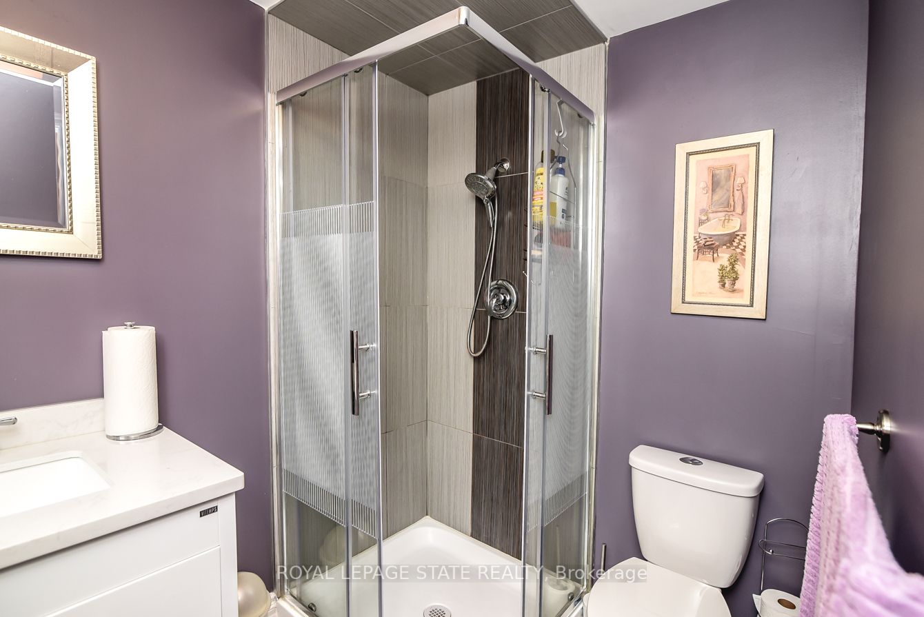 1 Royalwood Crt, #15