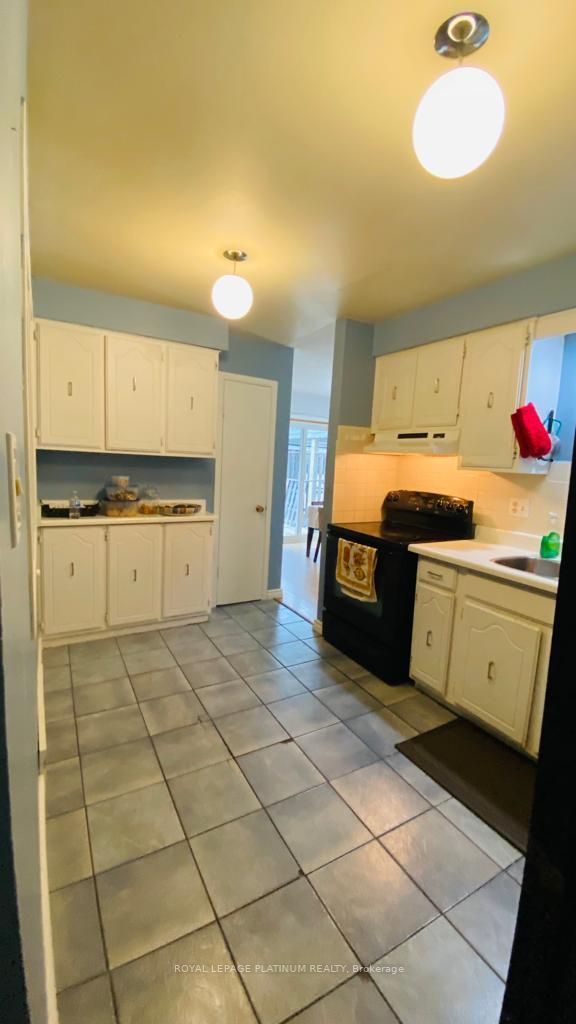 14 Williamsburg Road, #43