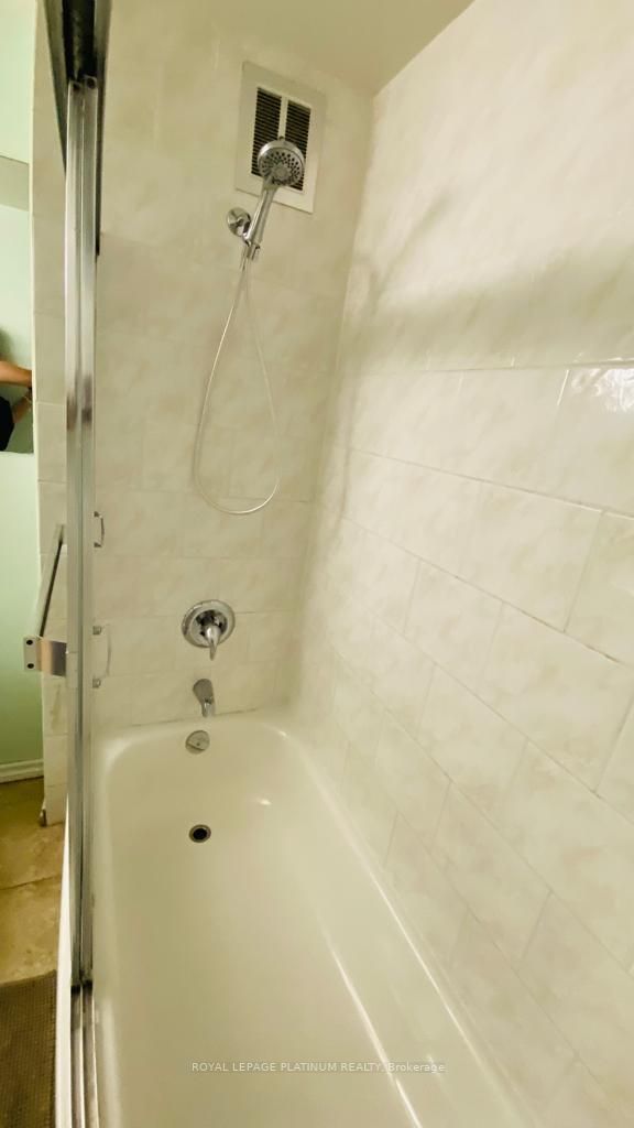 14 Williamsburg Road, #43