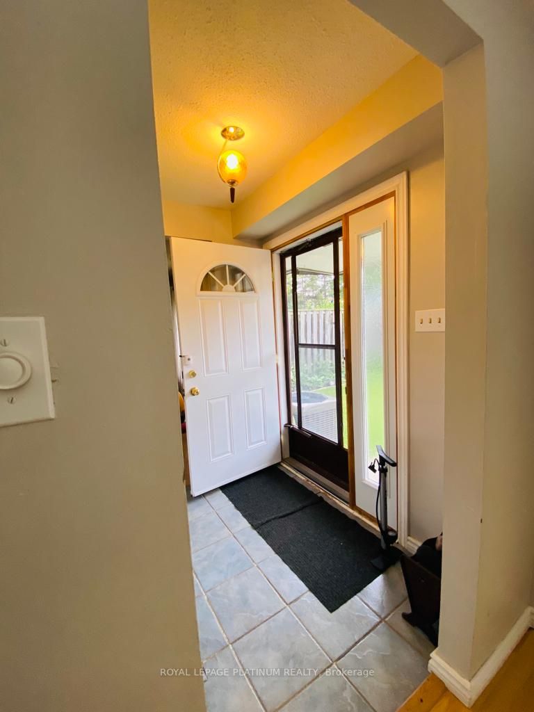 14 Williamsburg Road, #43