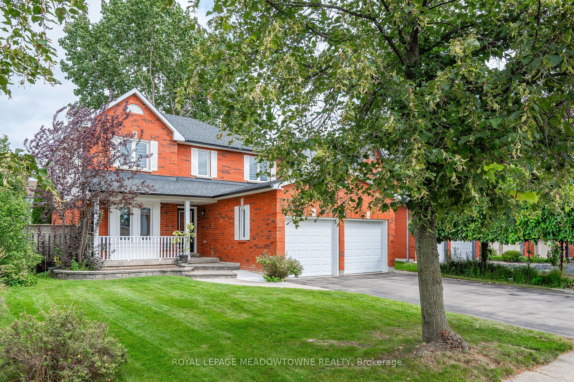 74 Royaledge Way