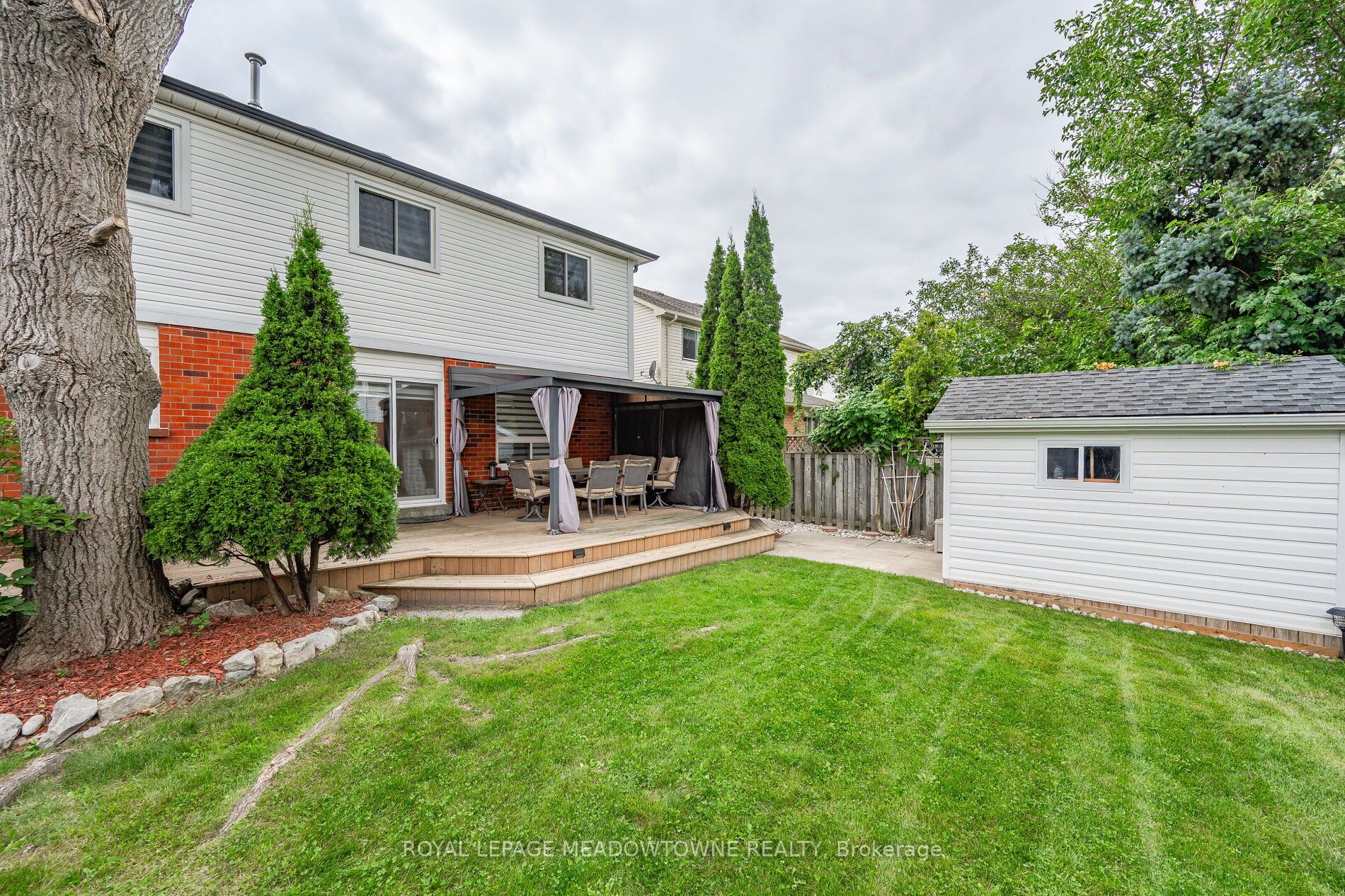 74 Royaledge Way