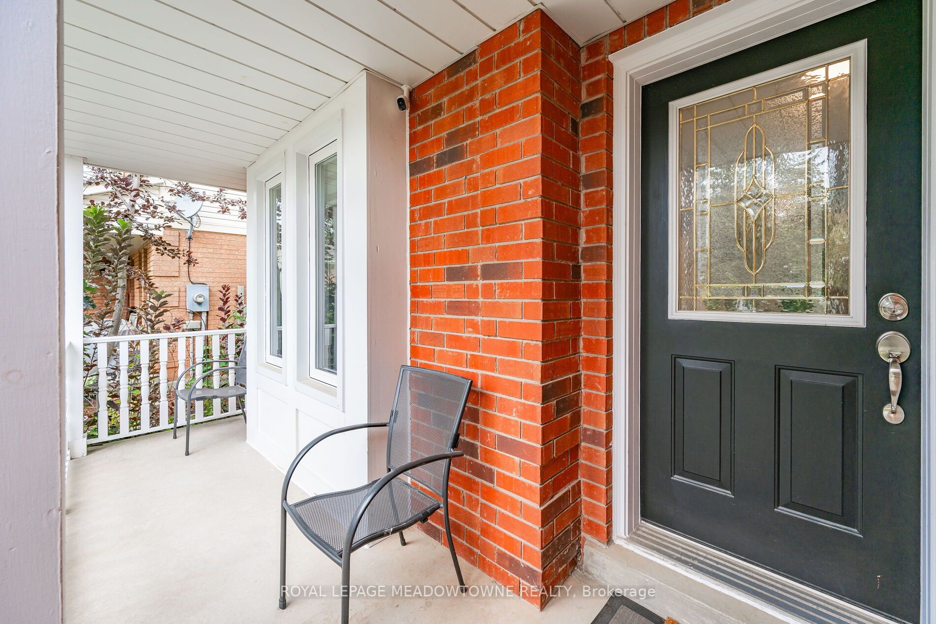 74 Royaledge Way