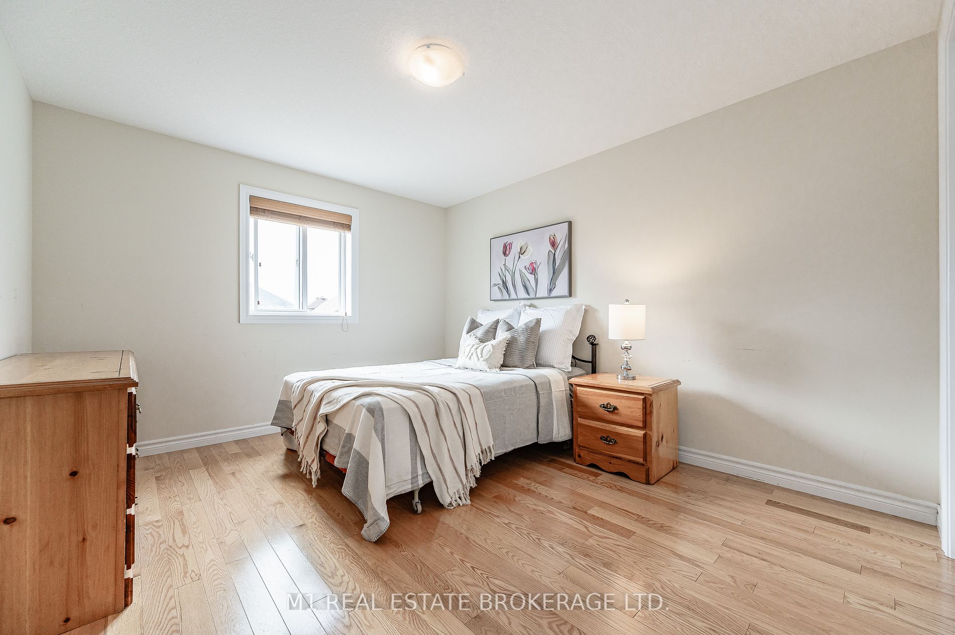160 Curzon Cres