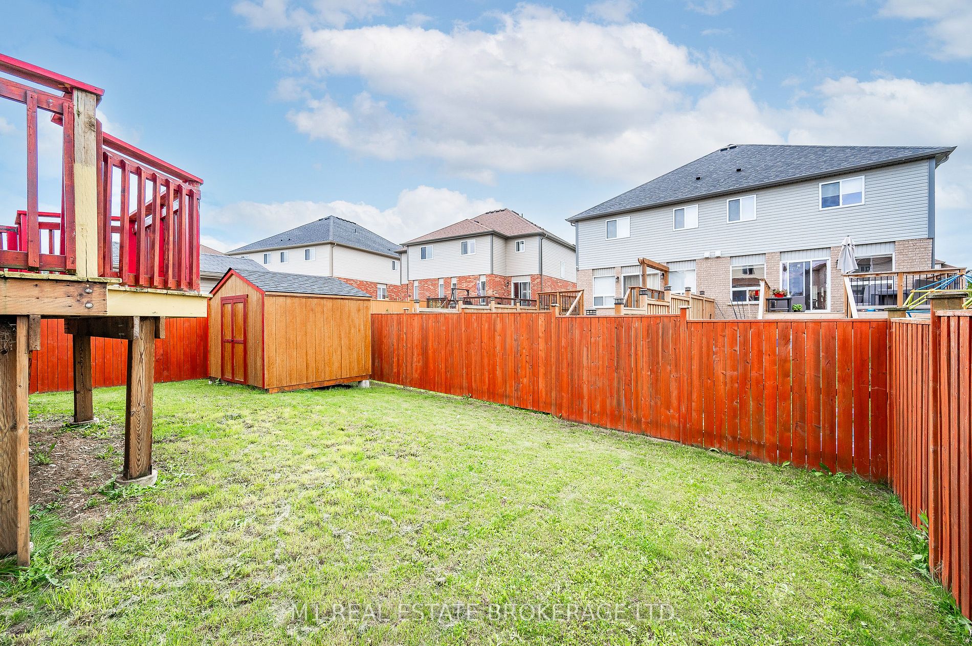 160 Curzon Cres