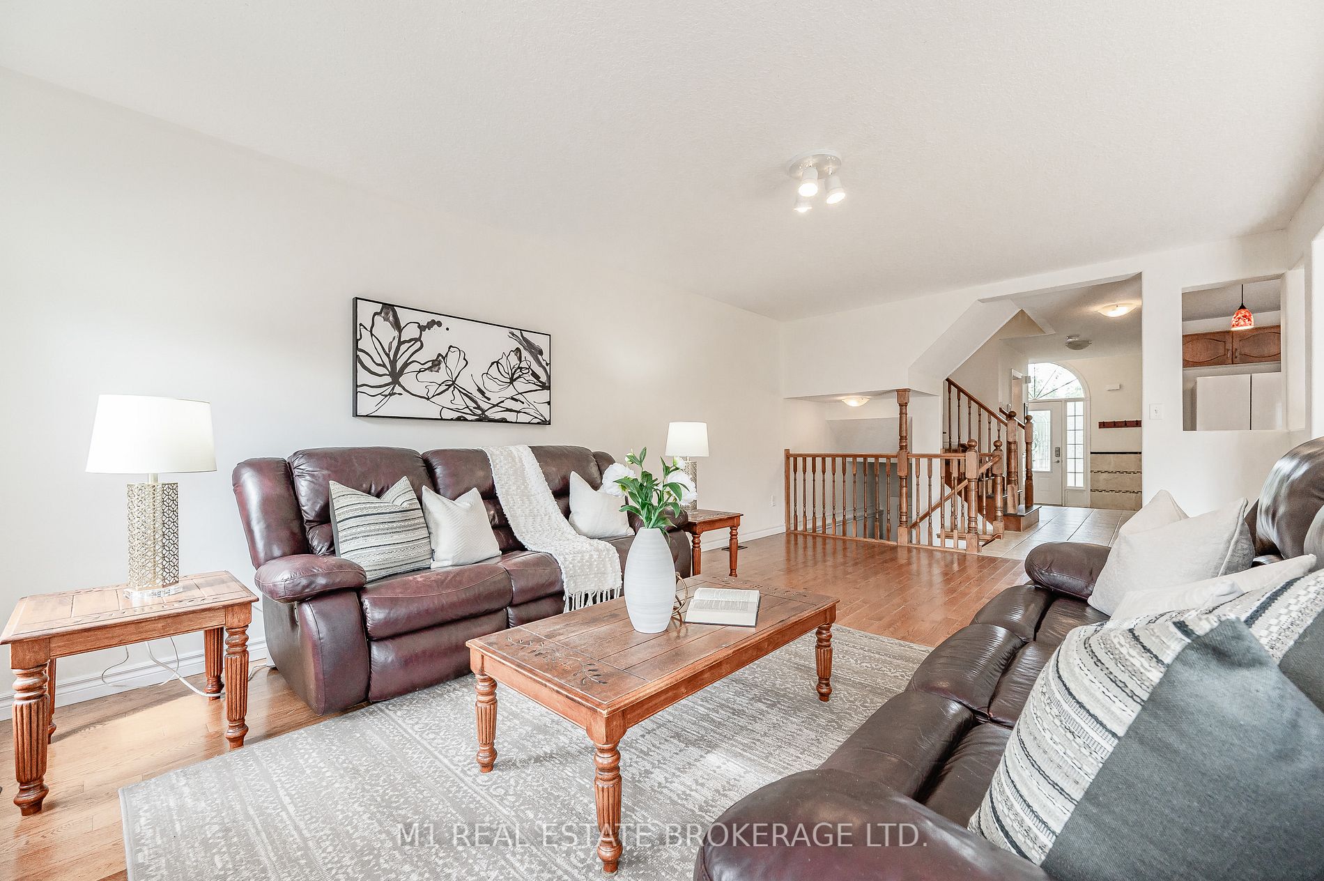 160 Curzon Cres