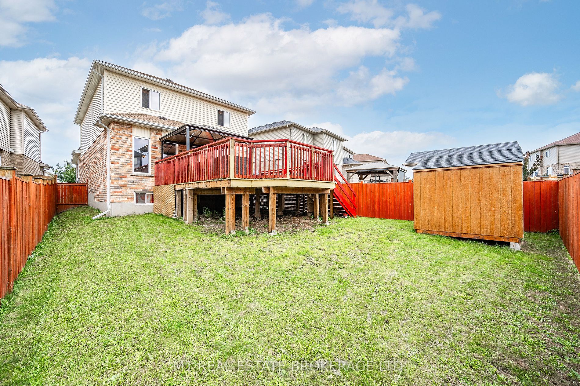 160 Curzon Cres