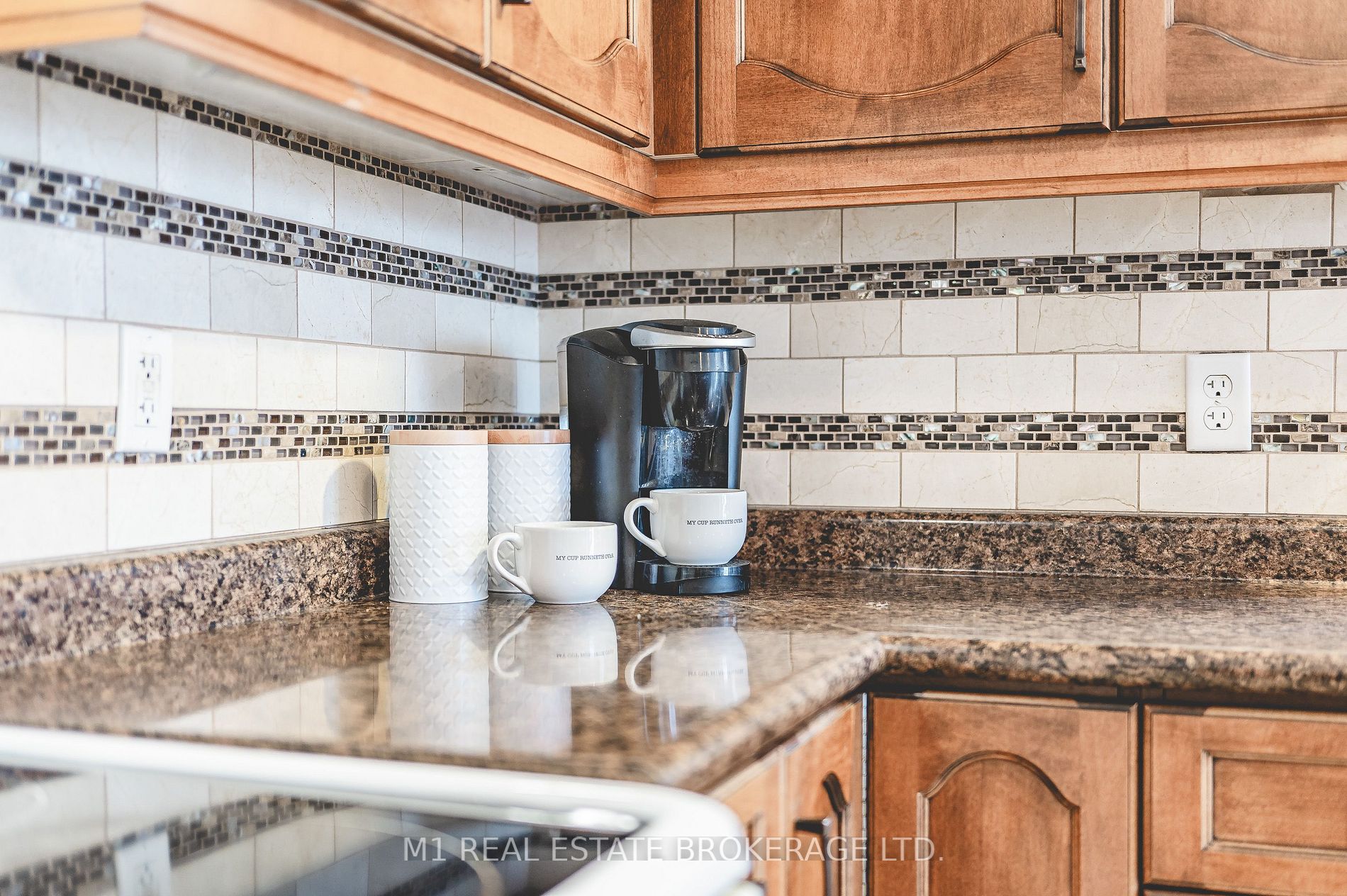 160 Curzon Cres