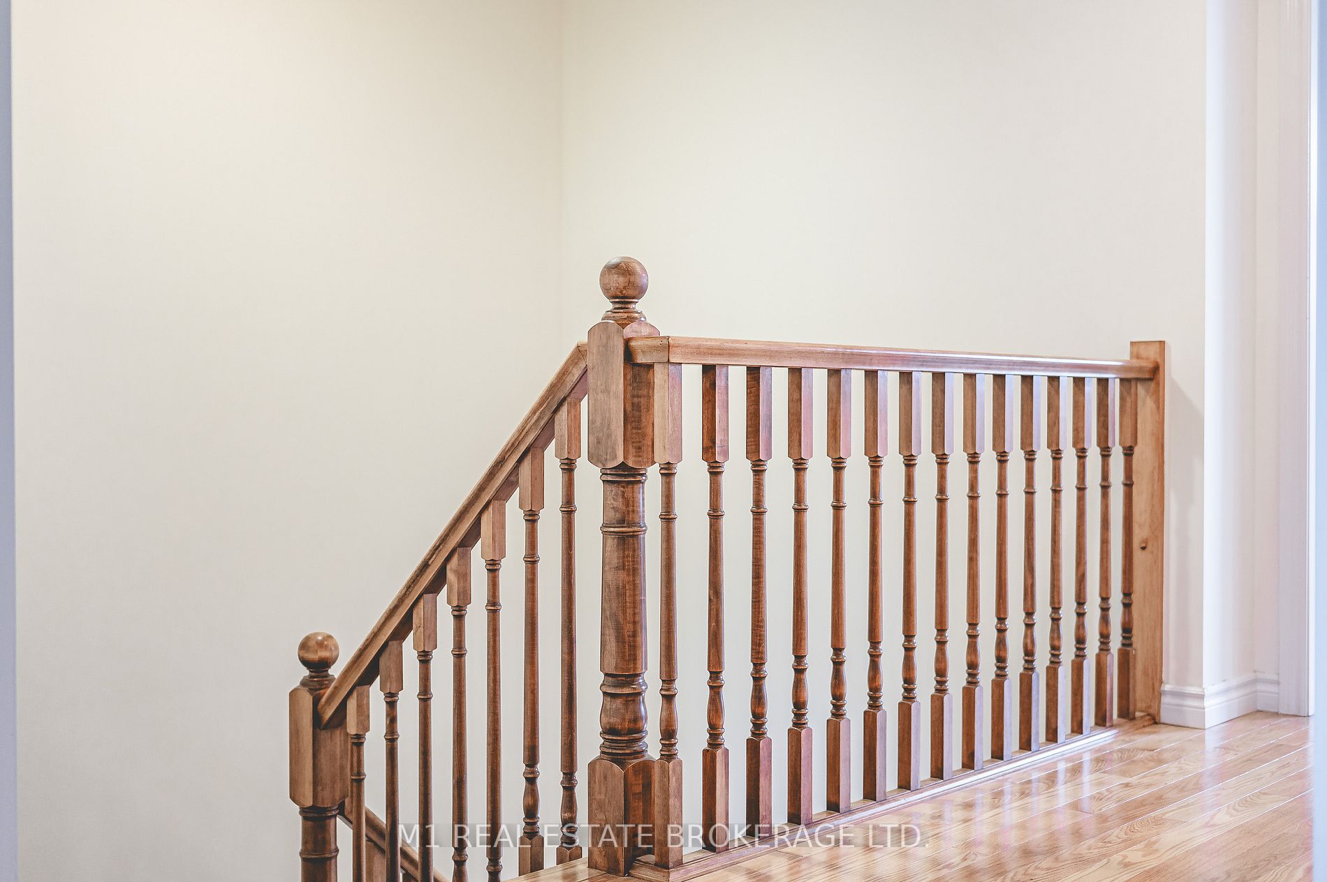 160 Curzon Cres