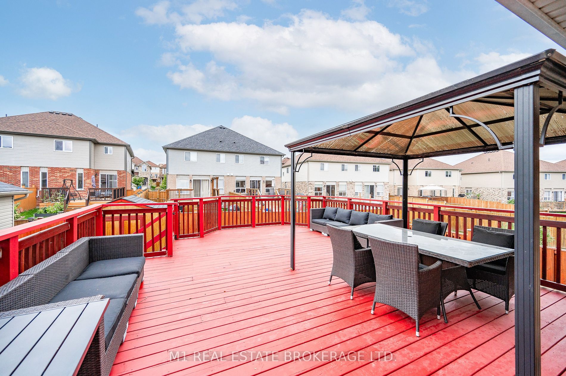 160 Curzon Cres