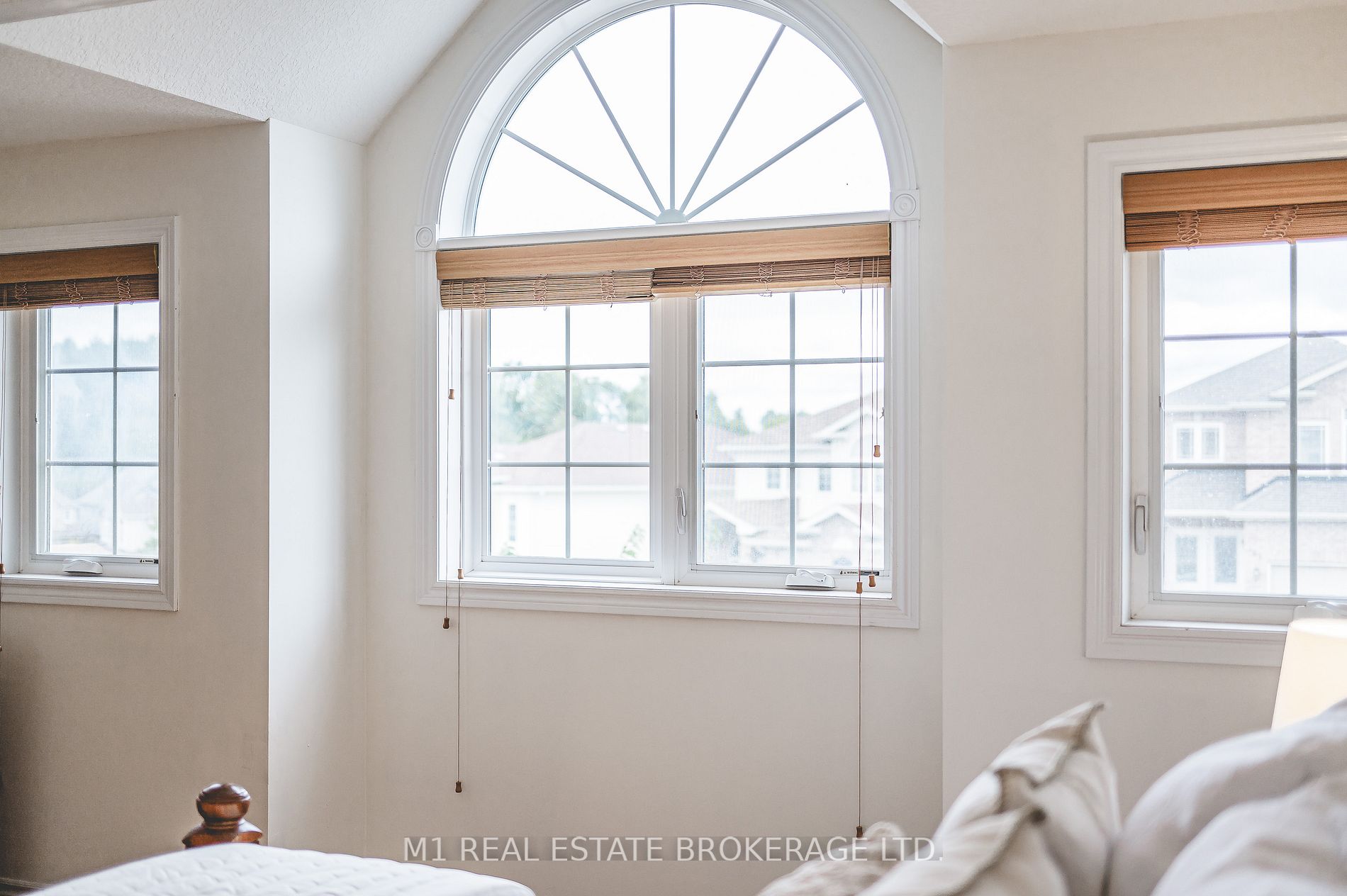 160 Curzon Cres