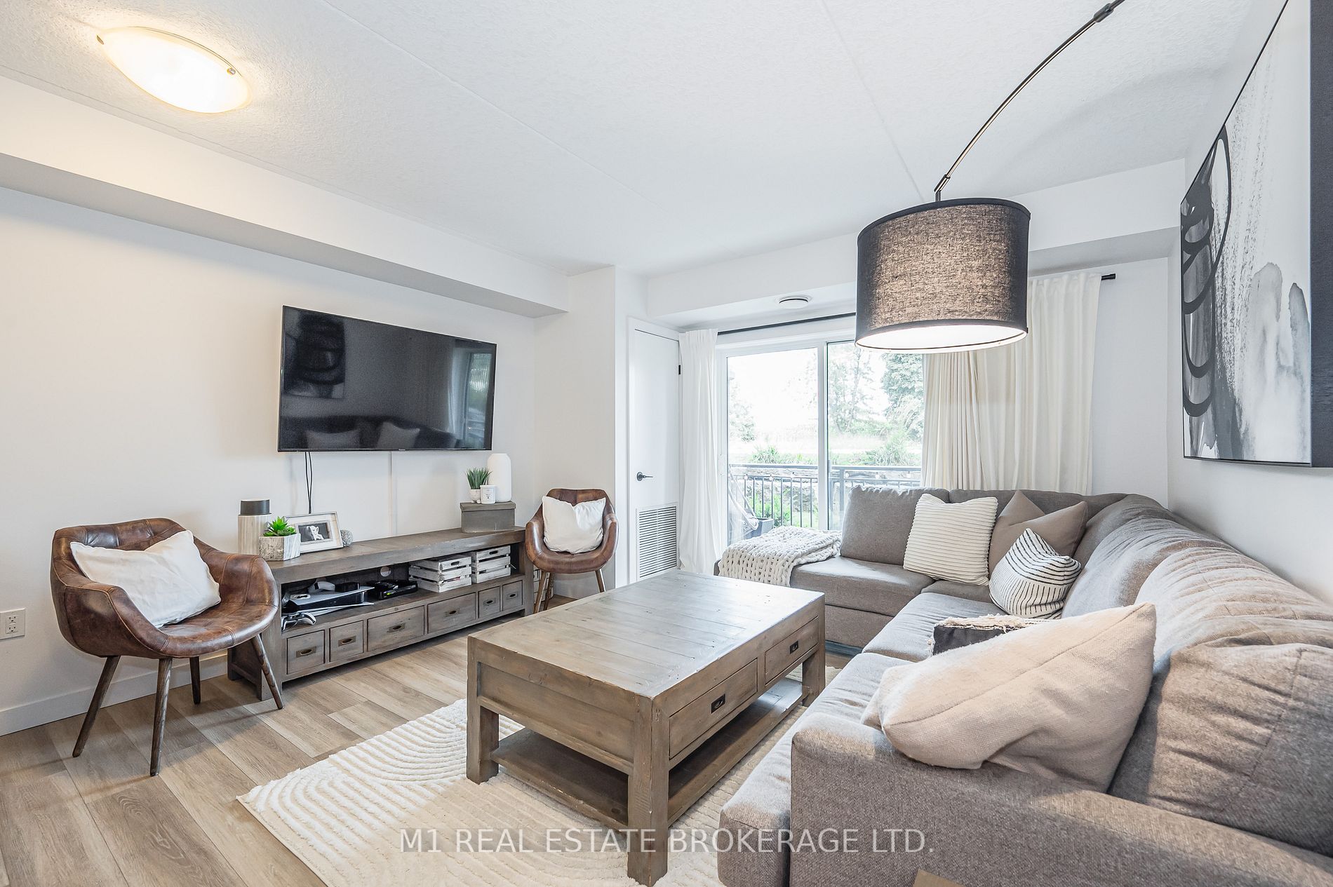 19 Waterford Dr, #106