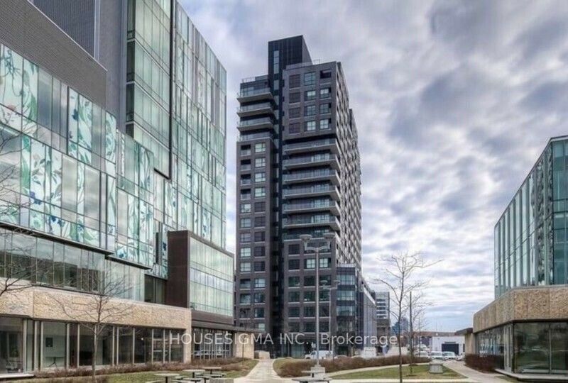 1 Victoria Street S St S, #704