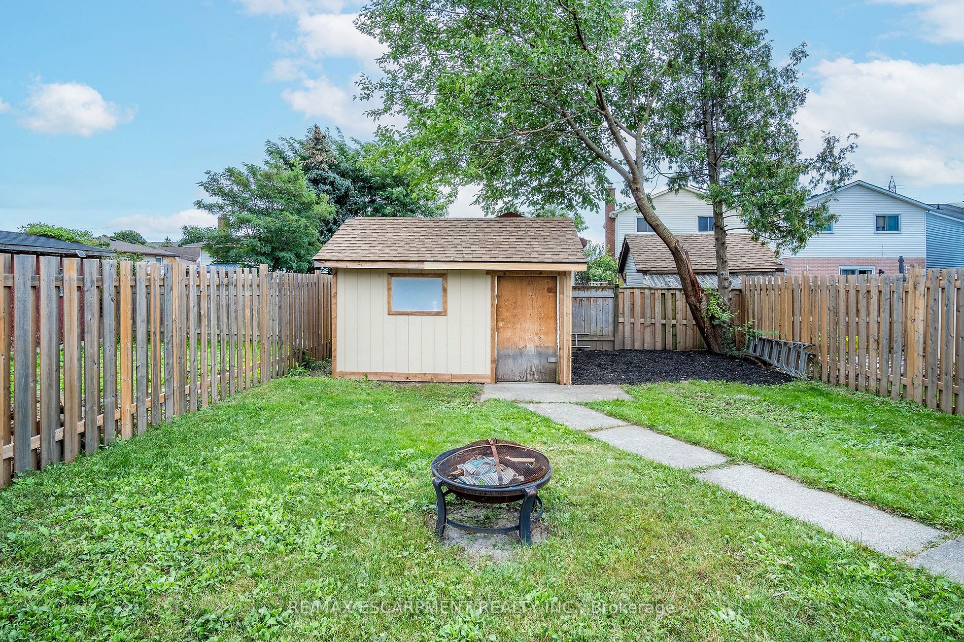 18 Dundee Dr