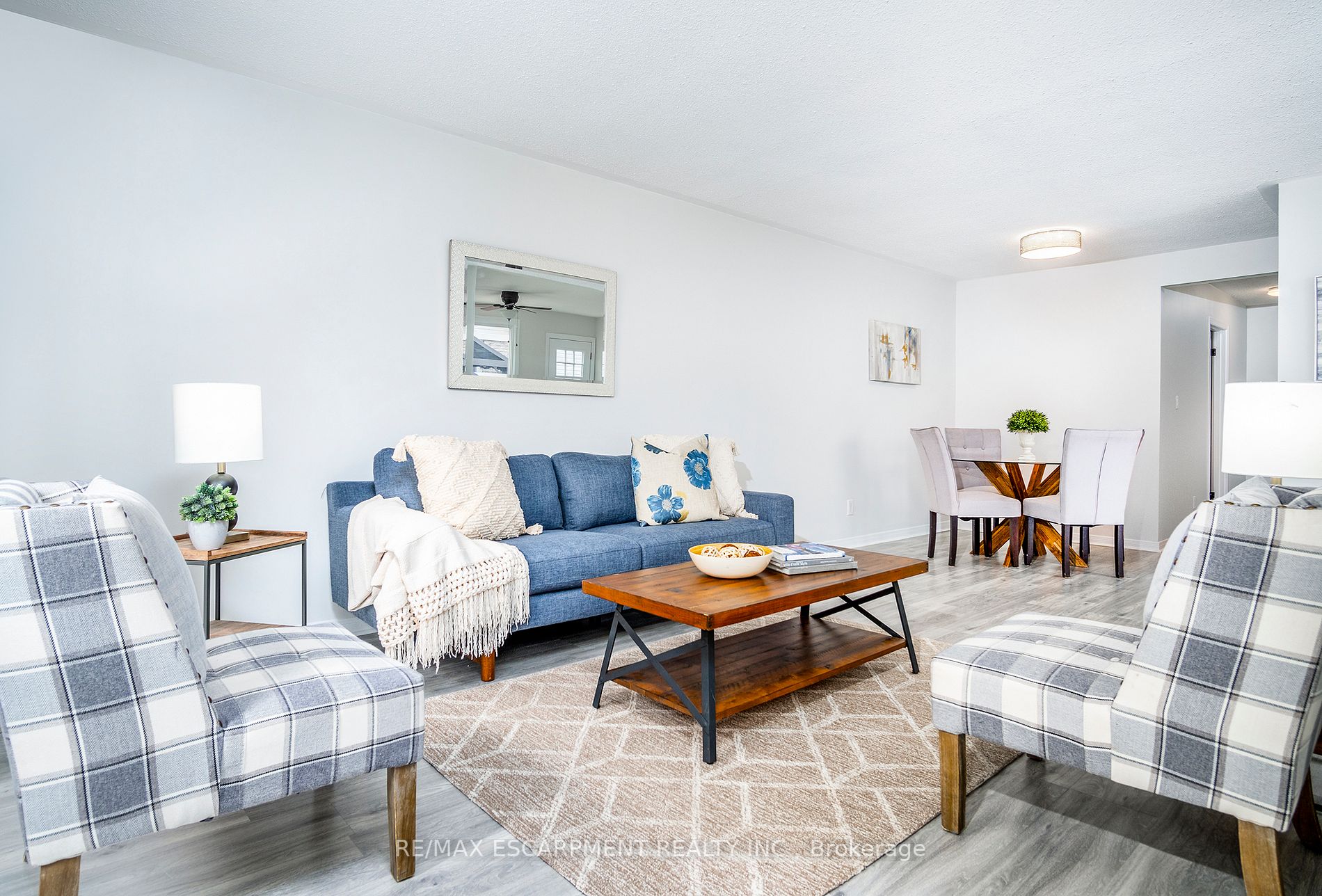 18 Dundee Dr
