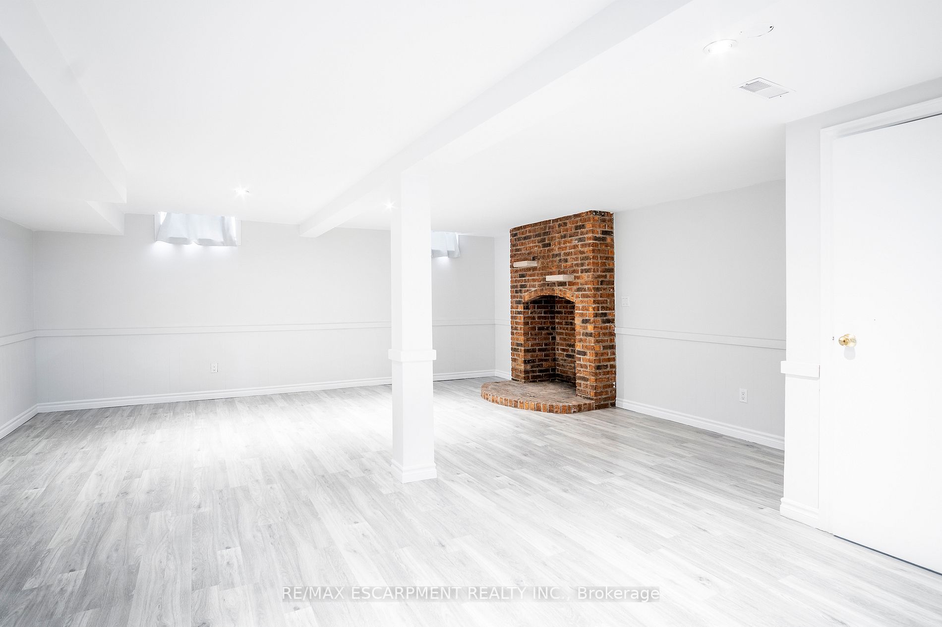 18 Dundee Dr