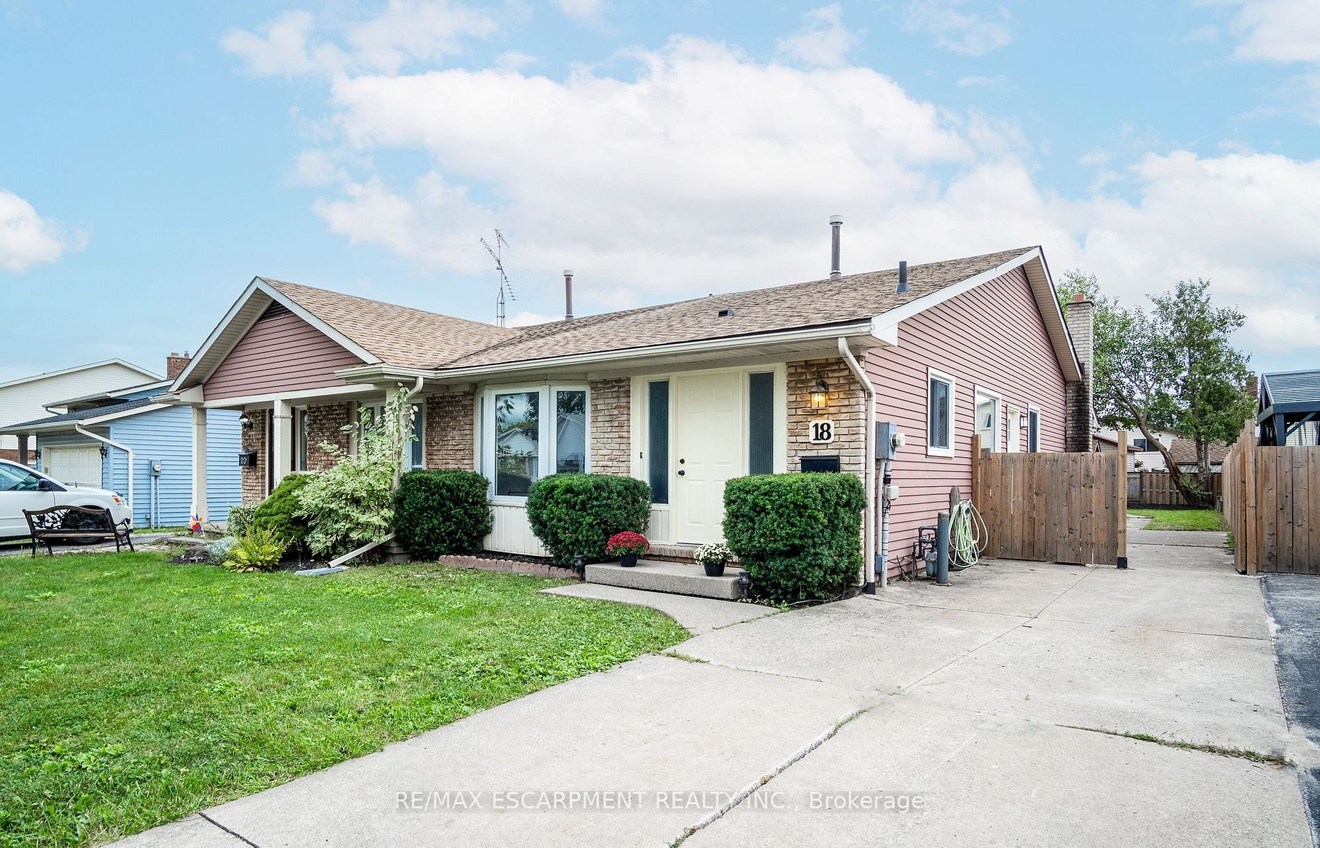 18 Dundee Dr