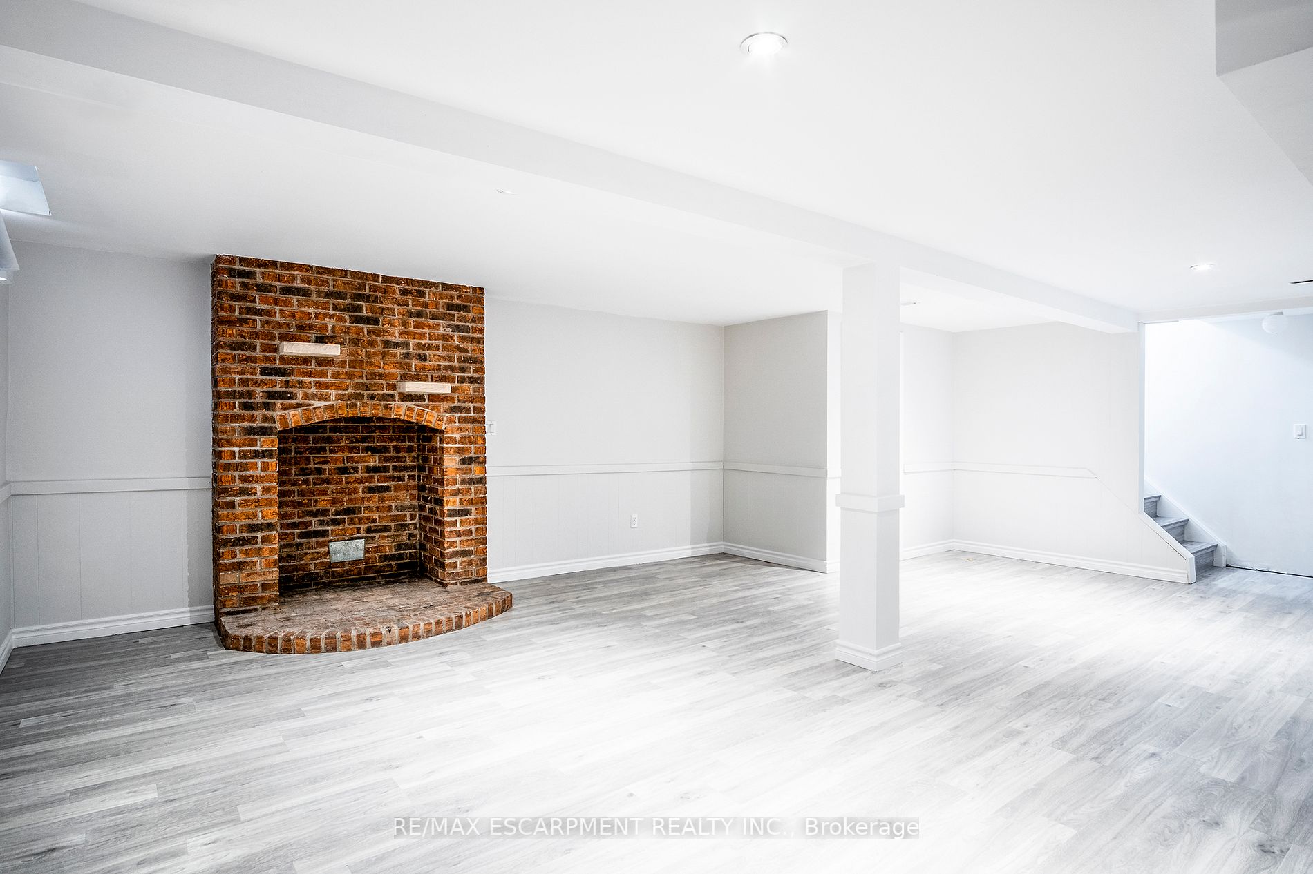18 Dundee Dr