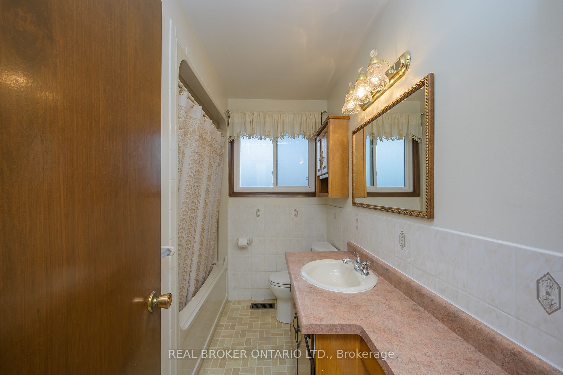48 Stoney Brook Dr