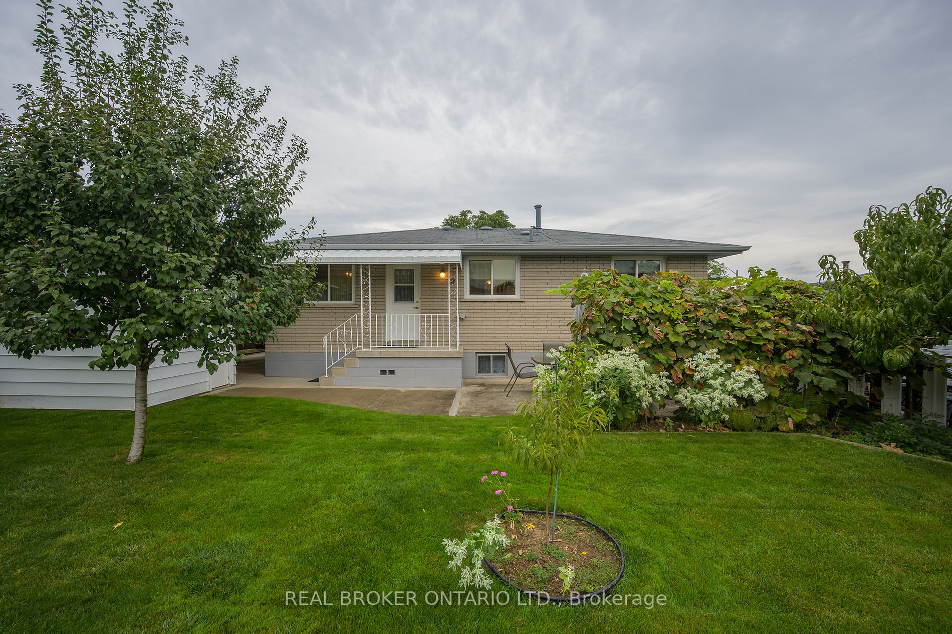 48 Stoney Brook Dr
