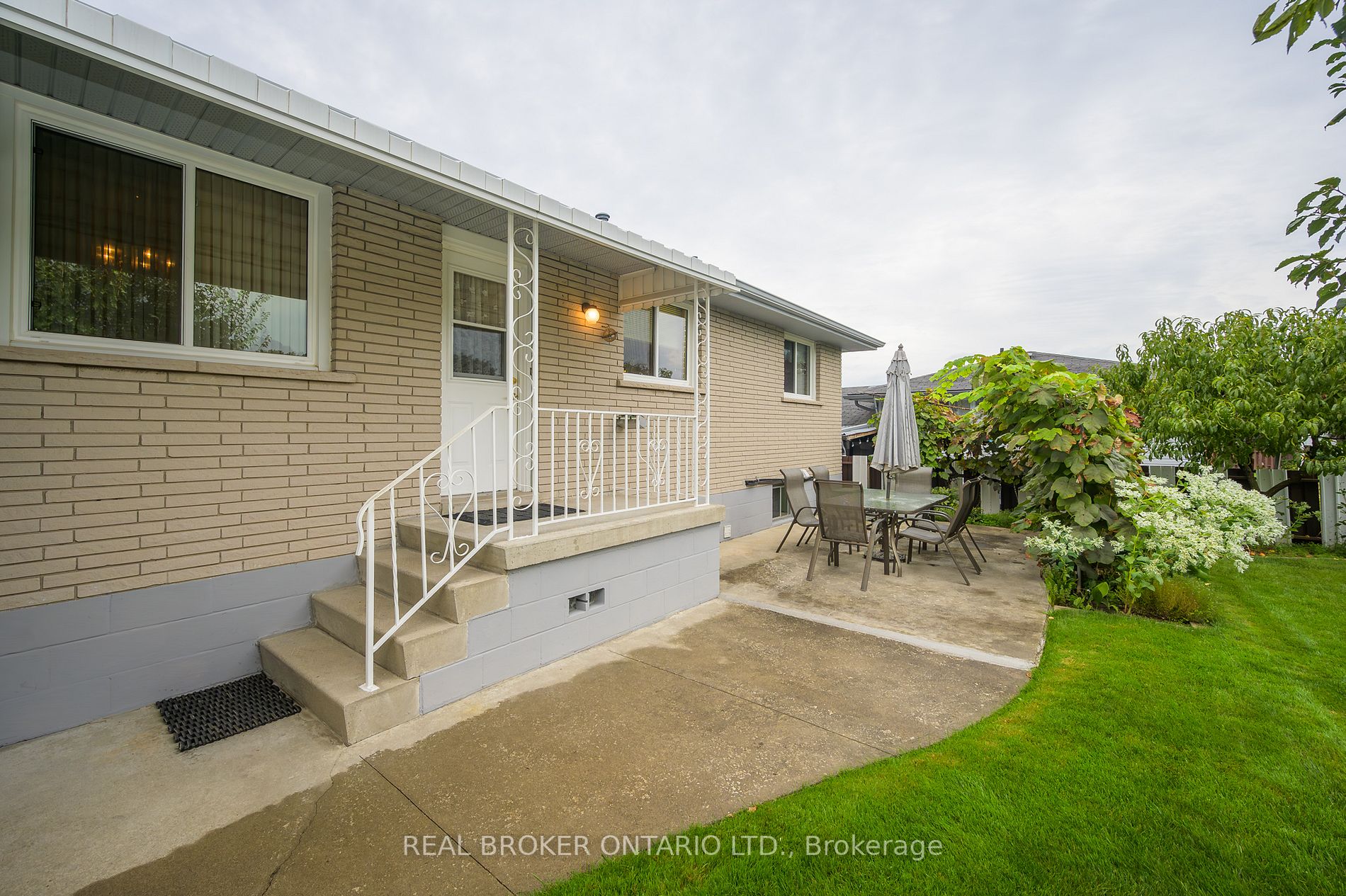 48 Stoney Brook Dr