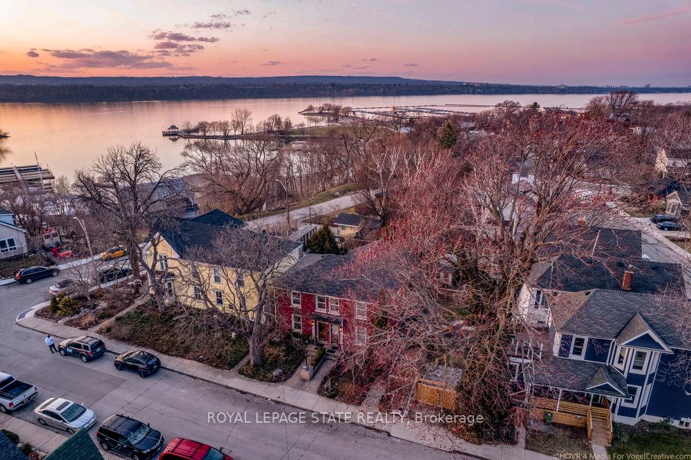 78 Ferrie St W