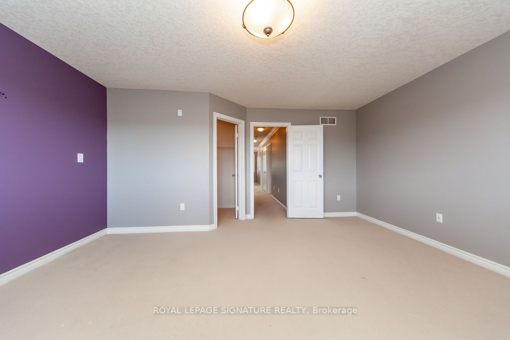 423 Sauve Crescent