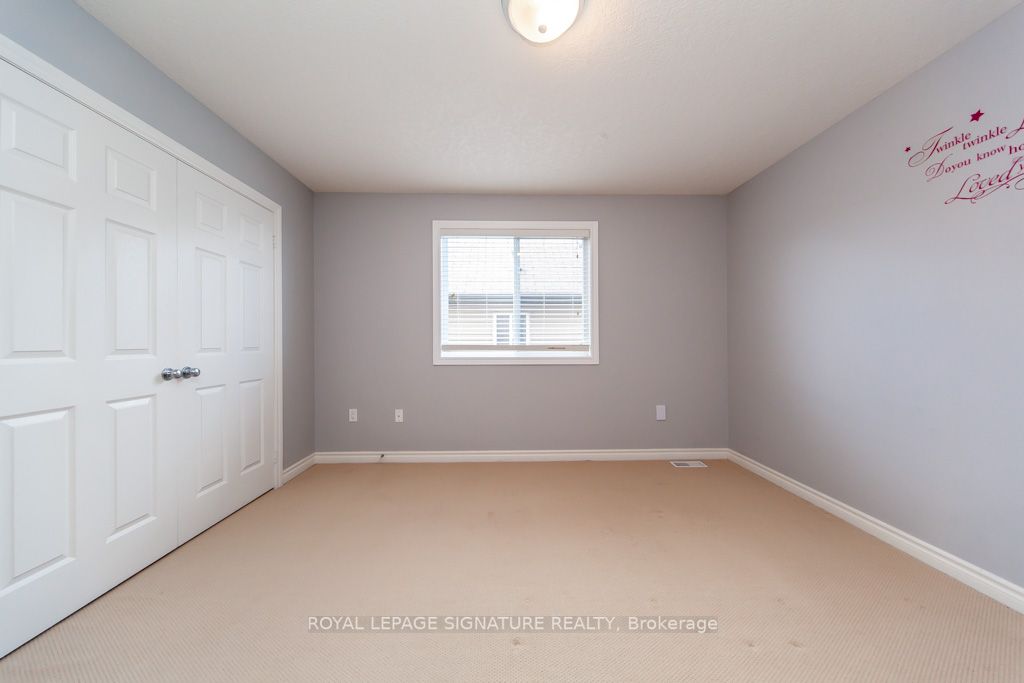 423 Sauve Crescent