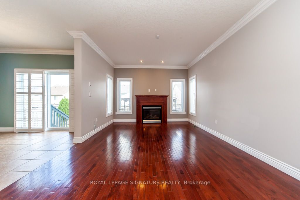 423 Sauve Crescent
