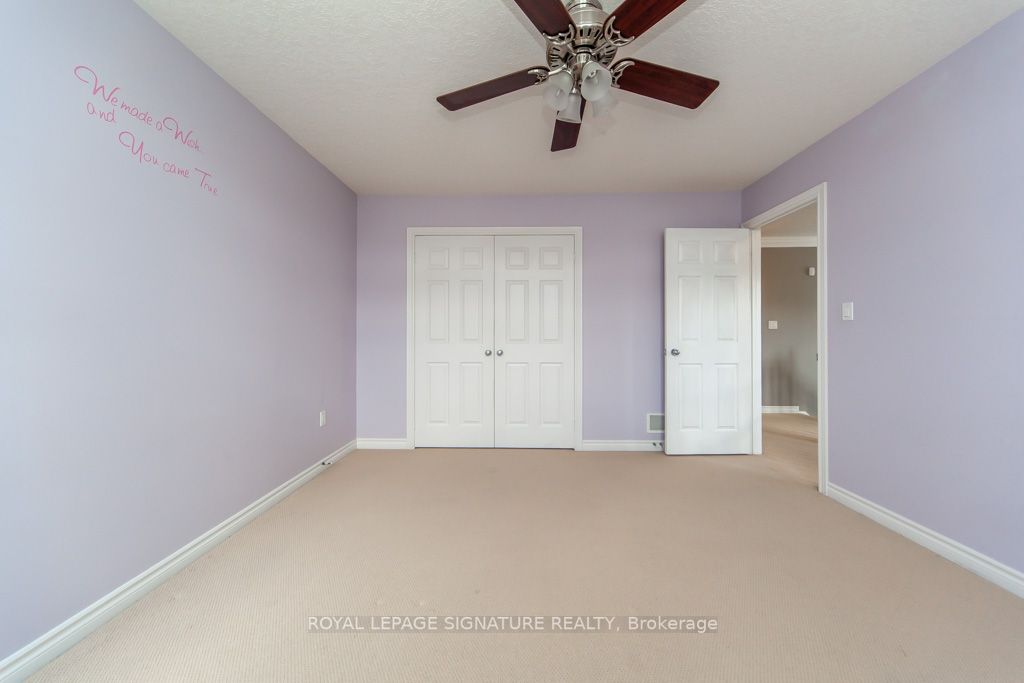 423 Sauve Crescent