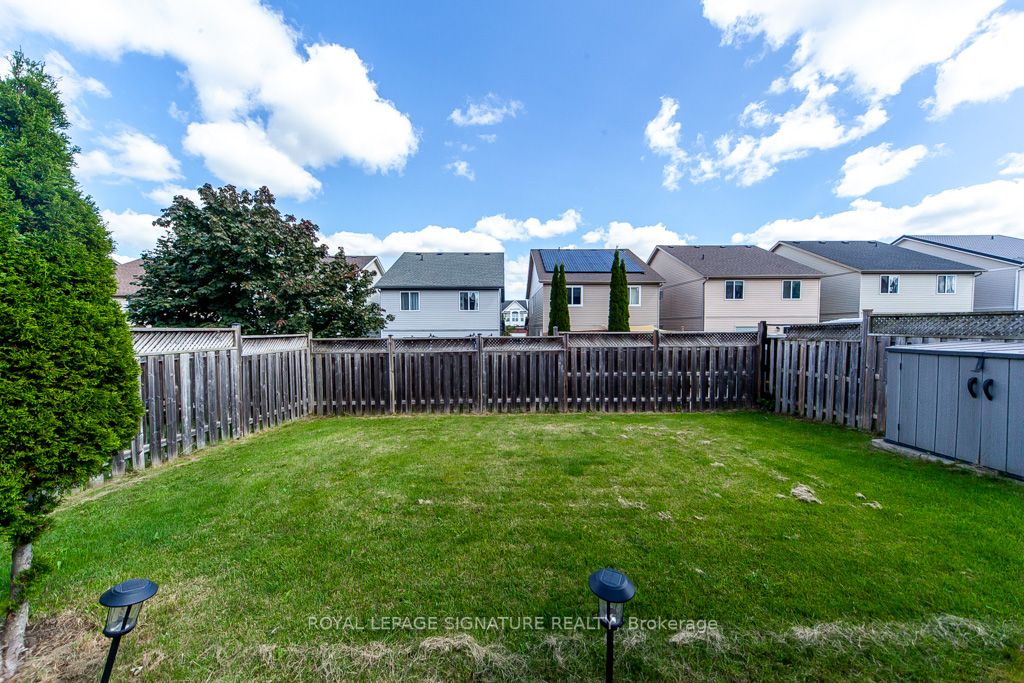423 Sauve Crescent