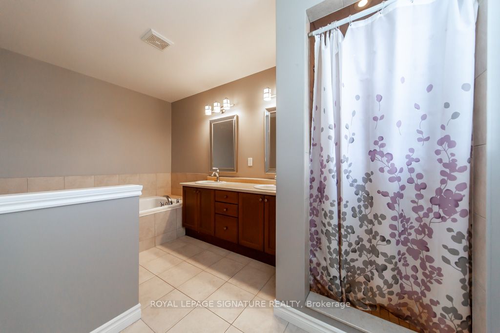 423 Sauve Crescent