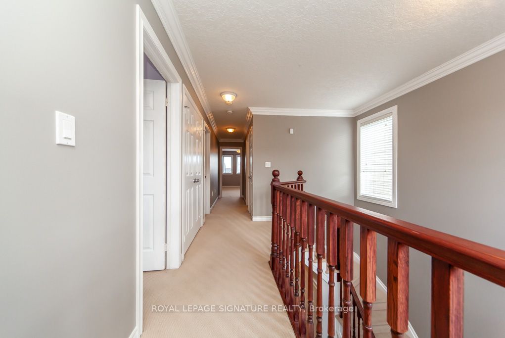 423 Sauve Crescent