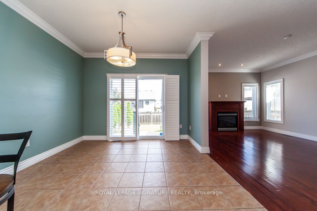 423 Sauve Crescent