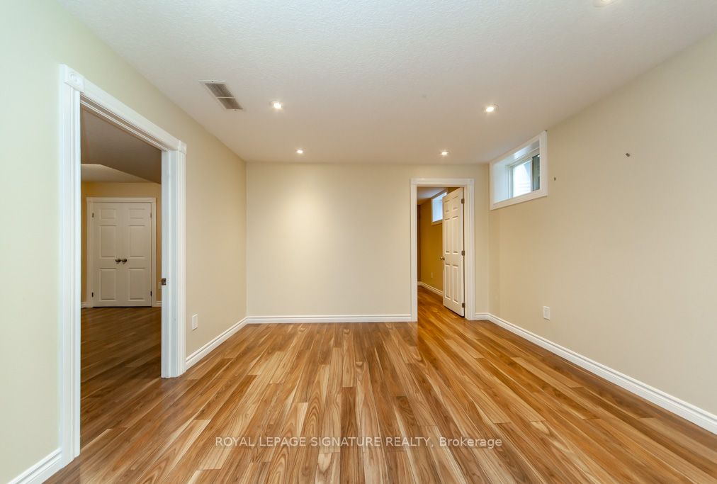 423 Sauve Crescent