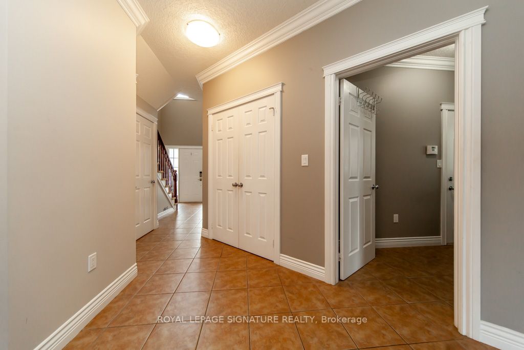 423 Sauve Crescent