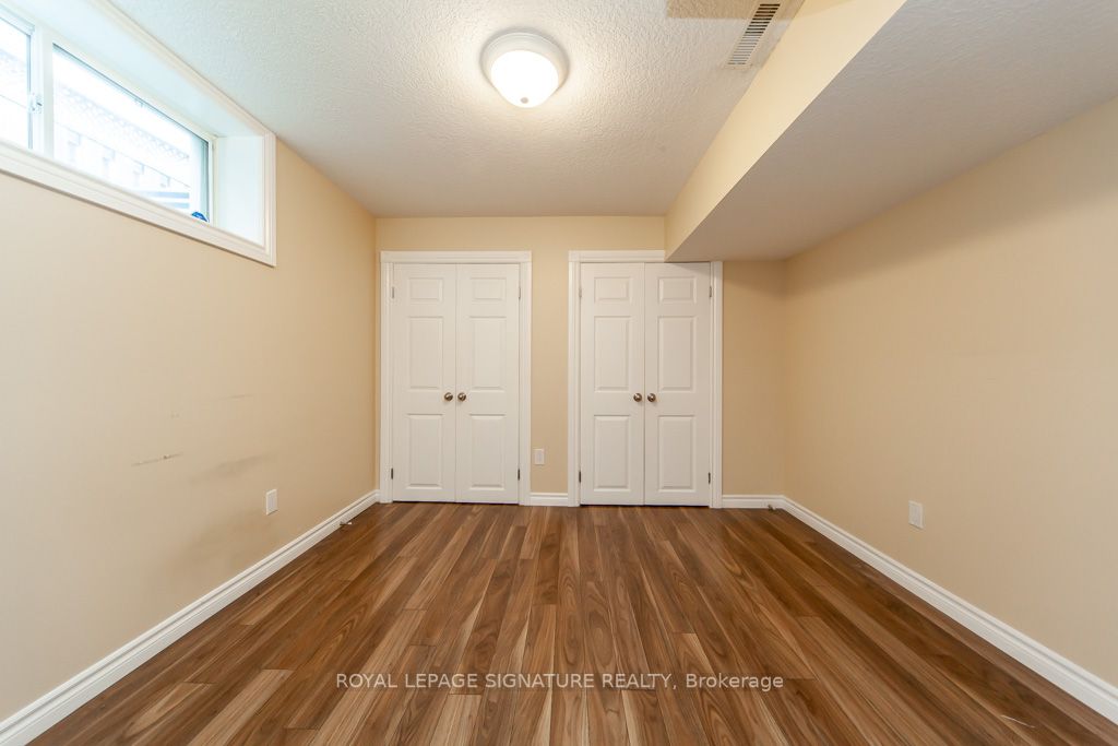 423 Sauve Crescent