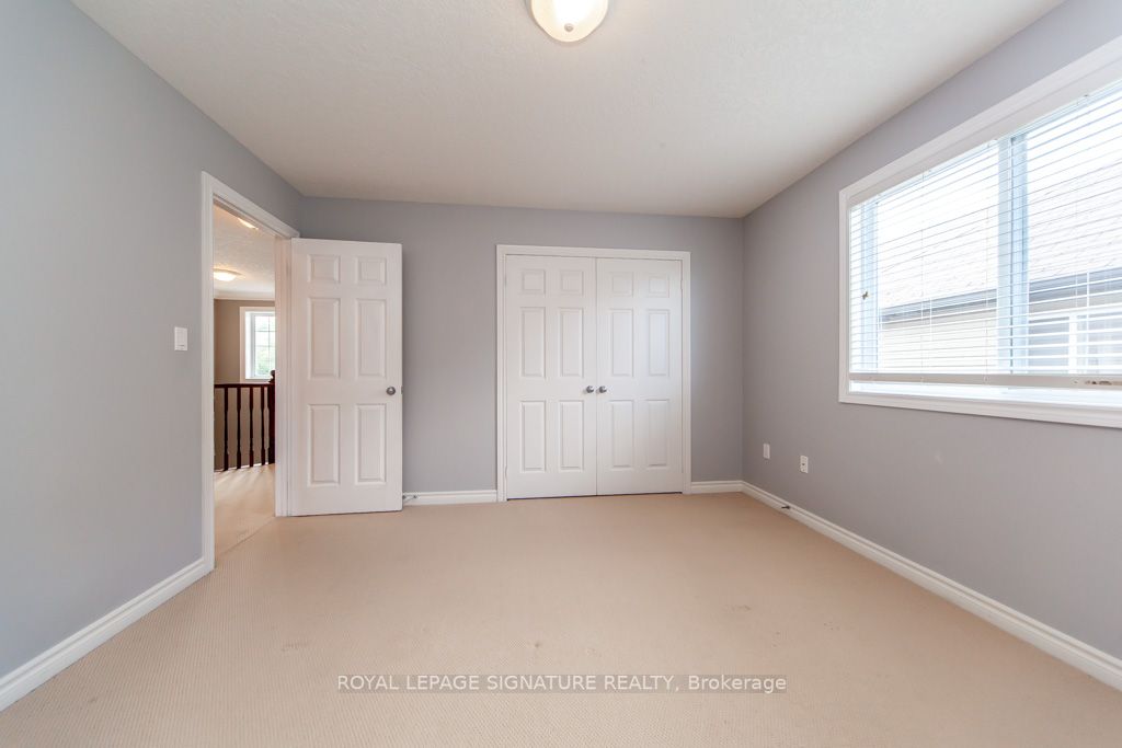423 Sauve Crescent